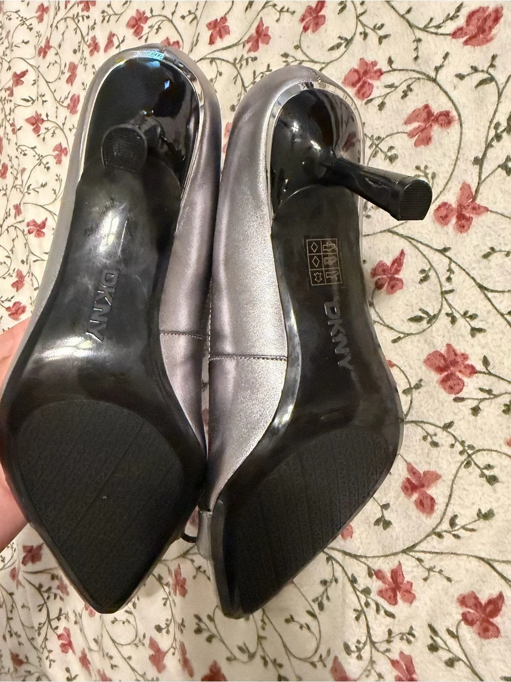 DKNY Metallic Silver Pointed-Toe Buckle Pumps-11M